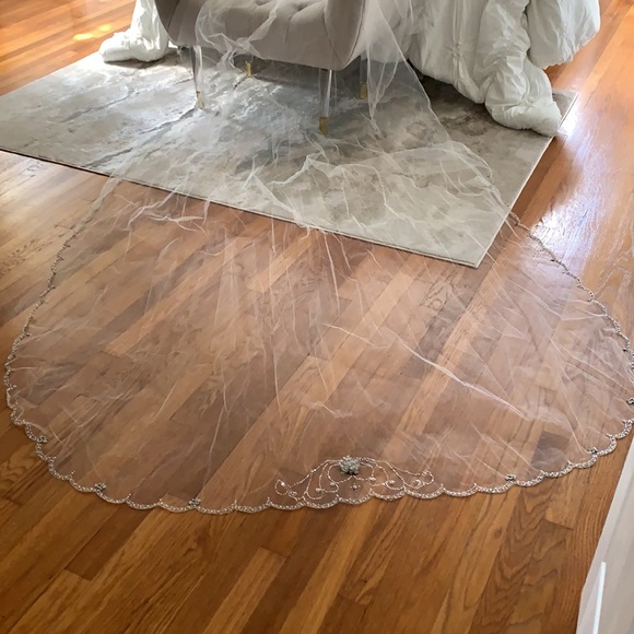 Cathedral Wedding Veil - Picture 2 of 10